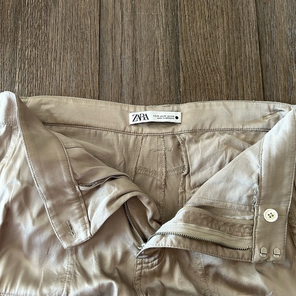 Zara Satin Effect Cargo Pants. Adjustable Hem. Size Medium. Gold/Tan Color. - Picture 5 of 12
